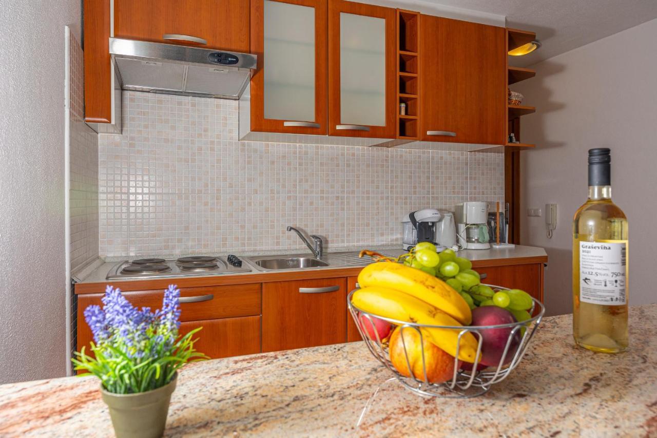 קריקווניצה Apartments Lacic 2 מראה חיצוני תמונה