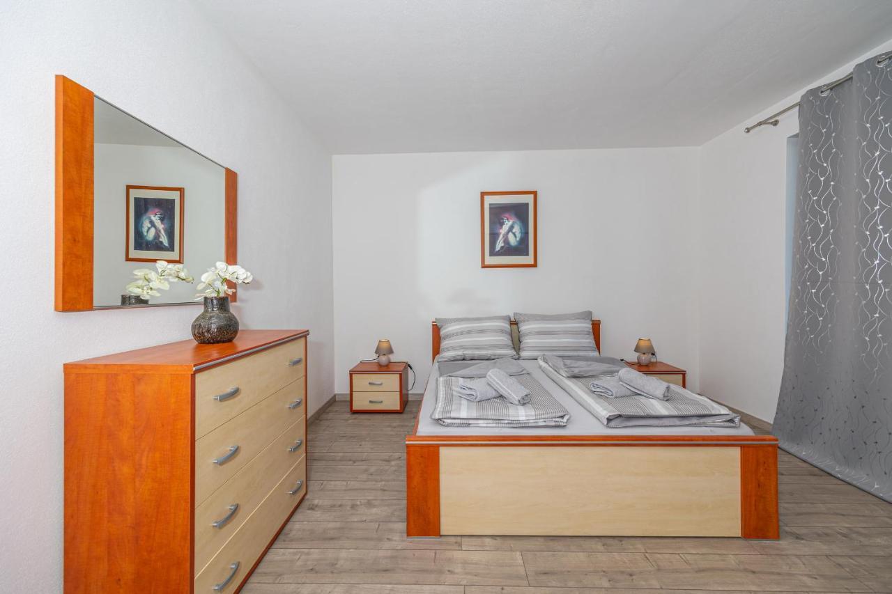 קריקווניצה Apartments Lacic 2 מראה חיצוני תמונה